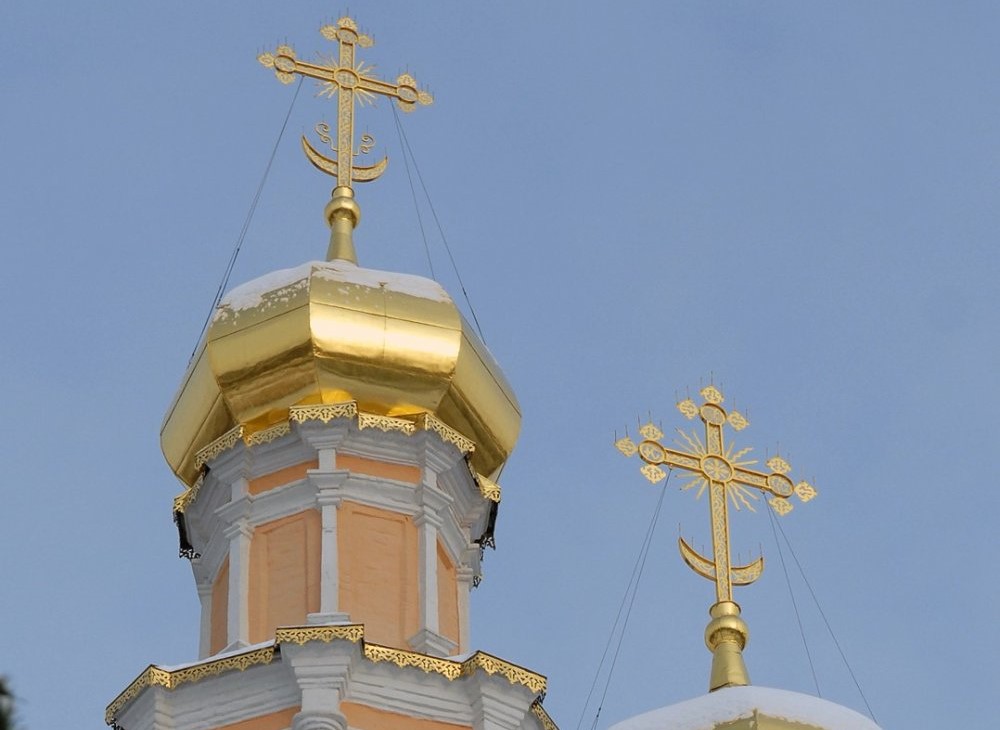 Установлен главный купол храма Успения Пресвятой Богородицы